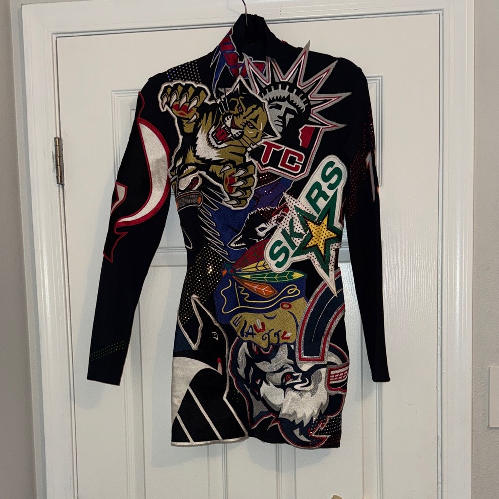 TURTLENECK MESH MINI DRESS W/ PATCHES IN WHITE/MULTI